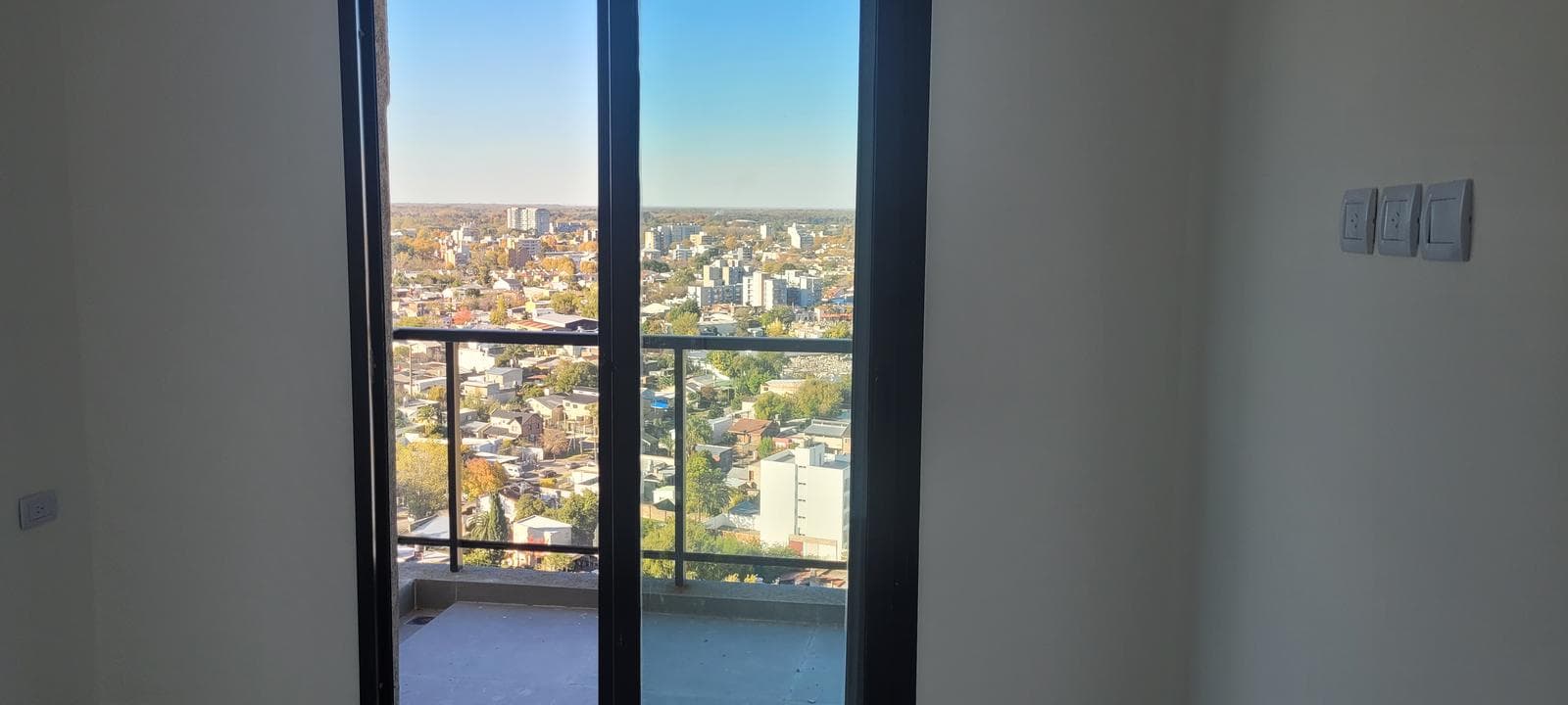 3-Room Apartment with River Views on Brickell Boulevard, Tigre