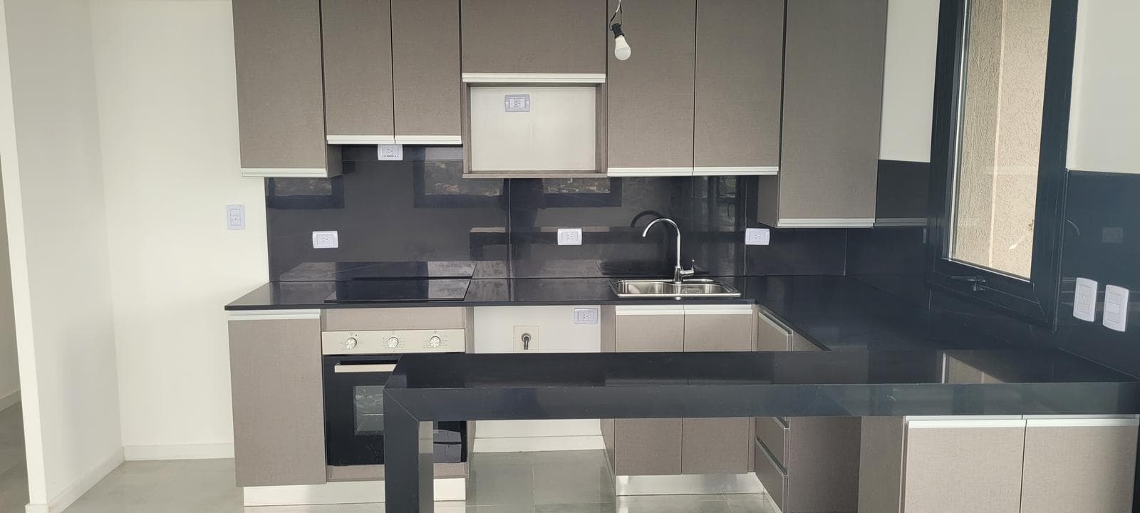 3-Room Apartment with River Views on Brickell Boulevard, Tigre