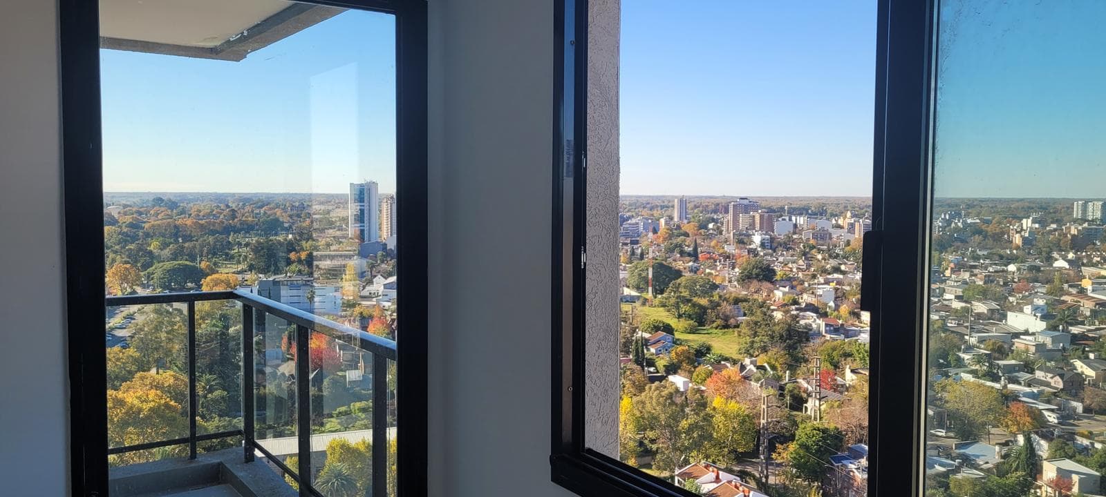 3-Room Apartment with River Views on Brickell Boulevard, Tigre