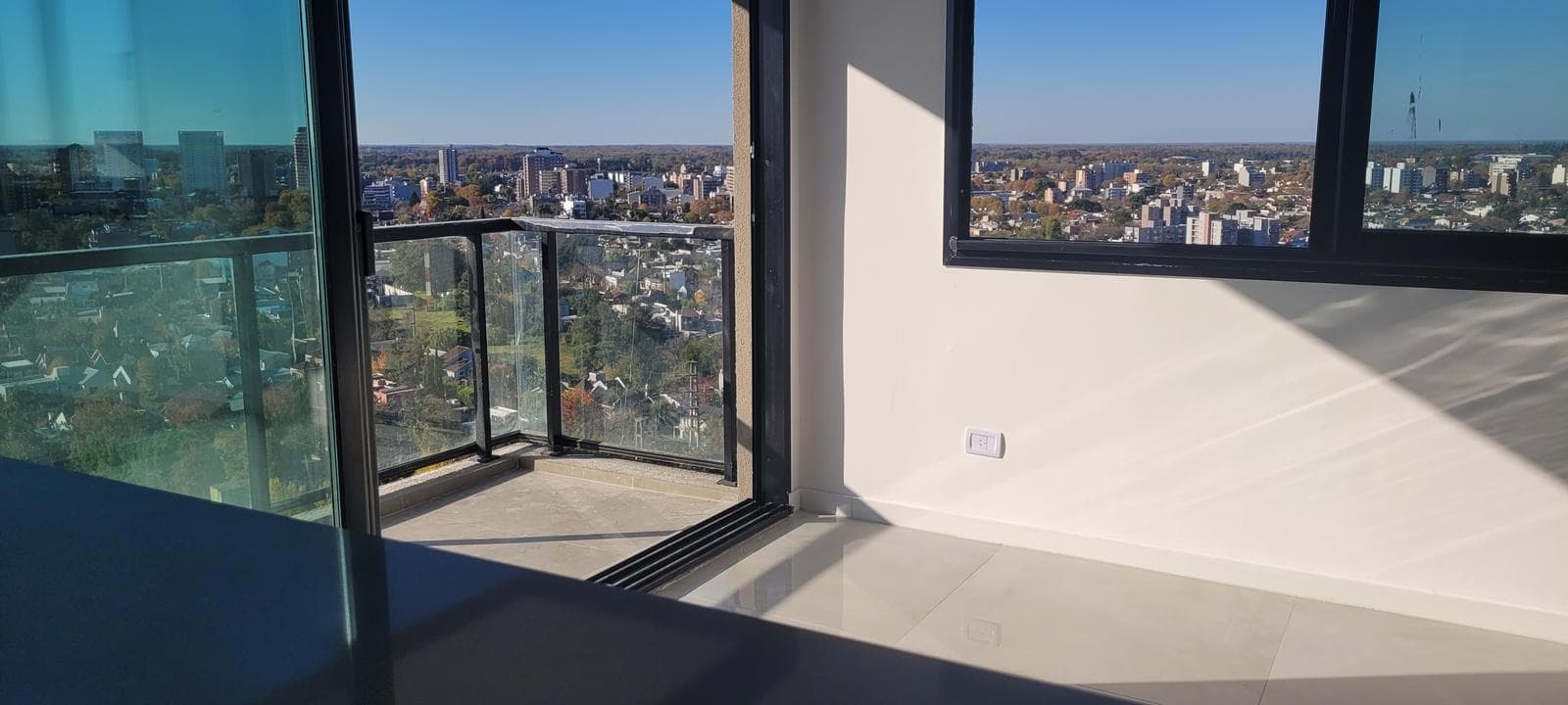3-Room Apartment with River Views on Brickell Boulevard, Tigre