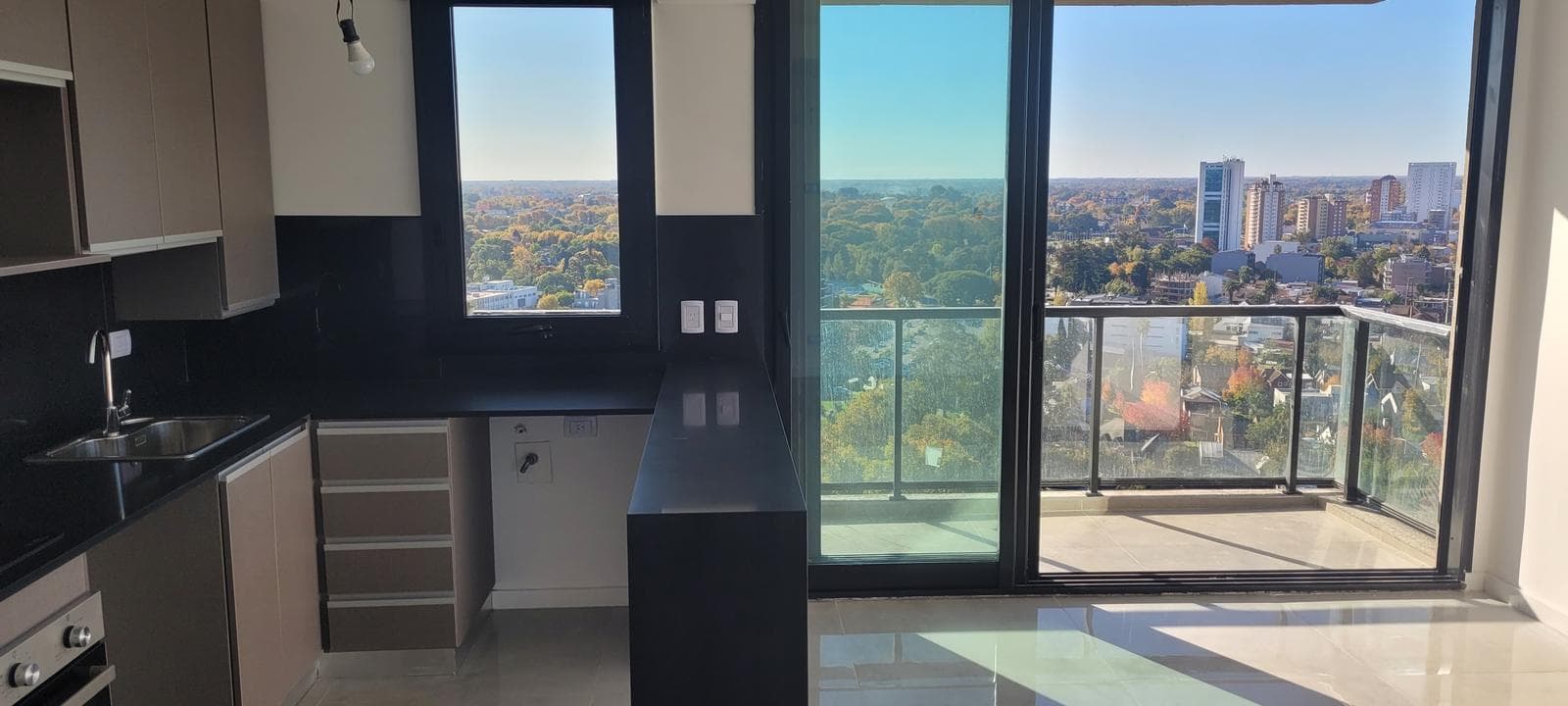 3-Room Apartment with River Views on Brickell Boulevard, Tigre