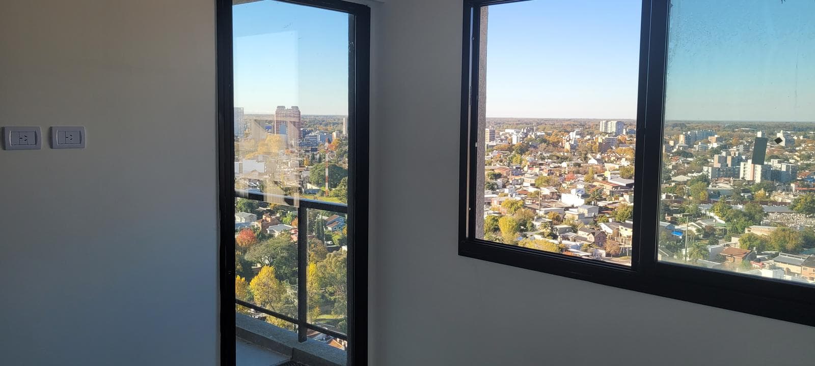 3-Room Apartment with River Views on Brickell Boulevard, Tigre