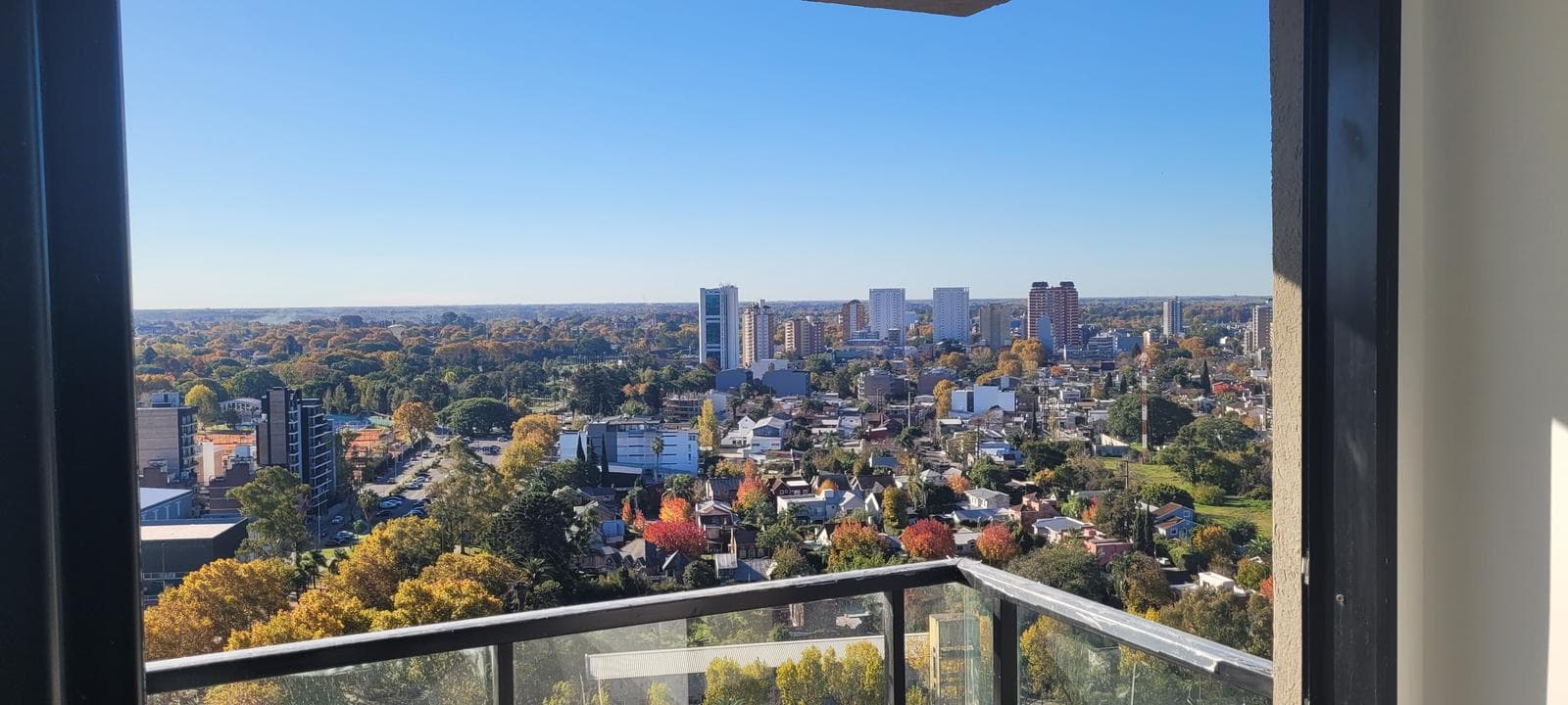 3-Room Apartment with River Views on Brickell Boulevard, Tigre