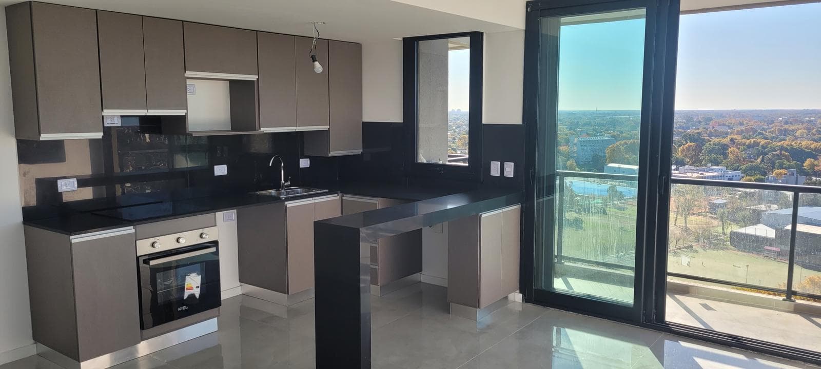 3-Room Apartment with River Views on Brickell Boulevard, Tigre