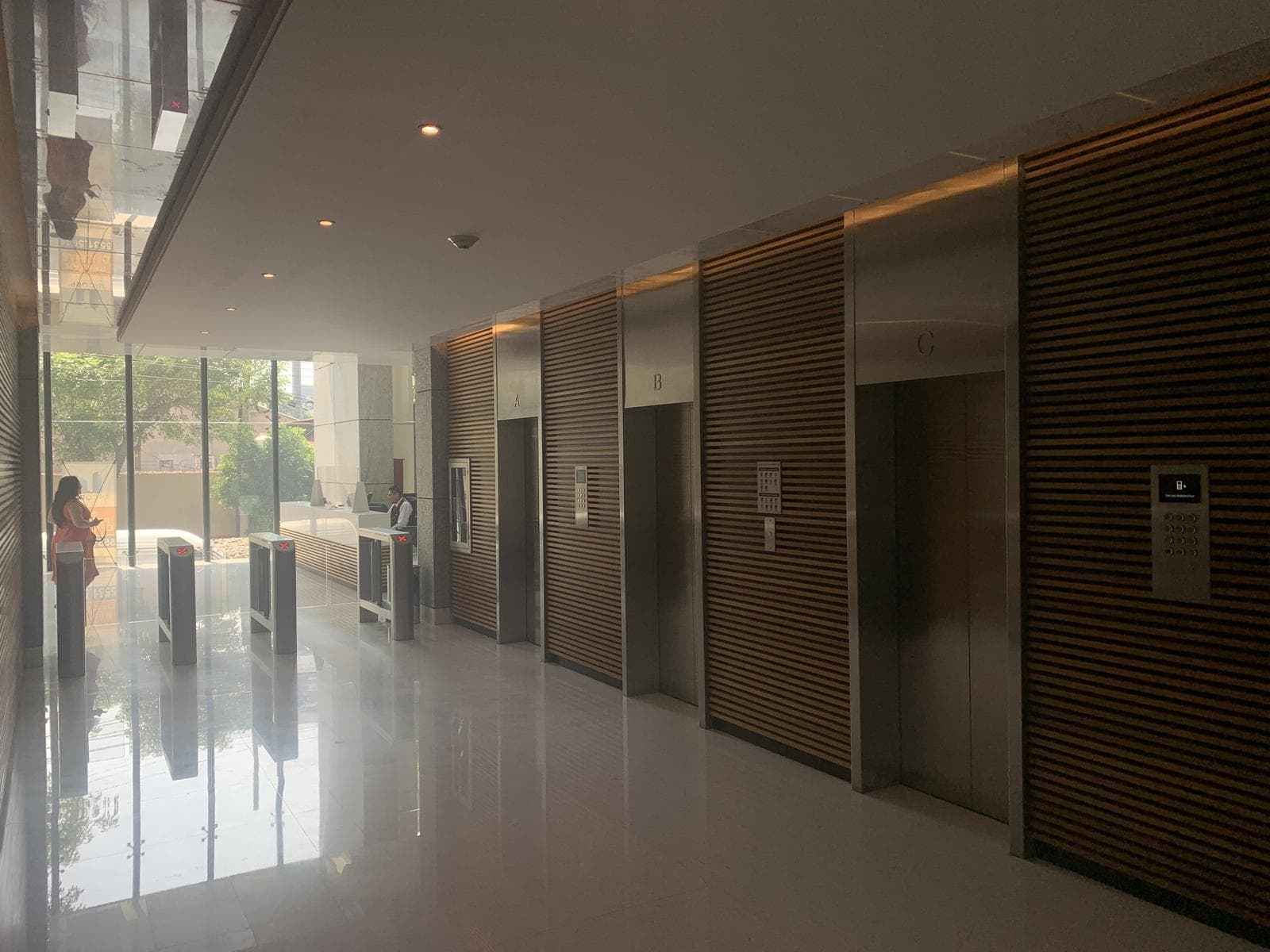 612 m² Premium Office Space on Río San Joaquín with Spectacular Views