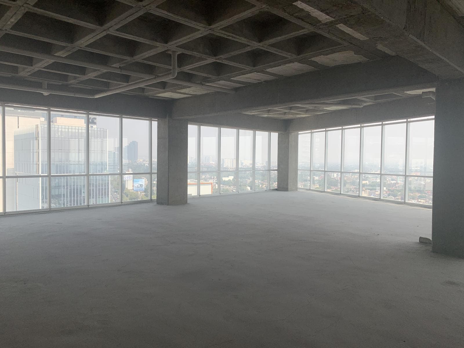 612 m² Premium Office Space on Río San Joaquín with Spectacular Views