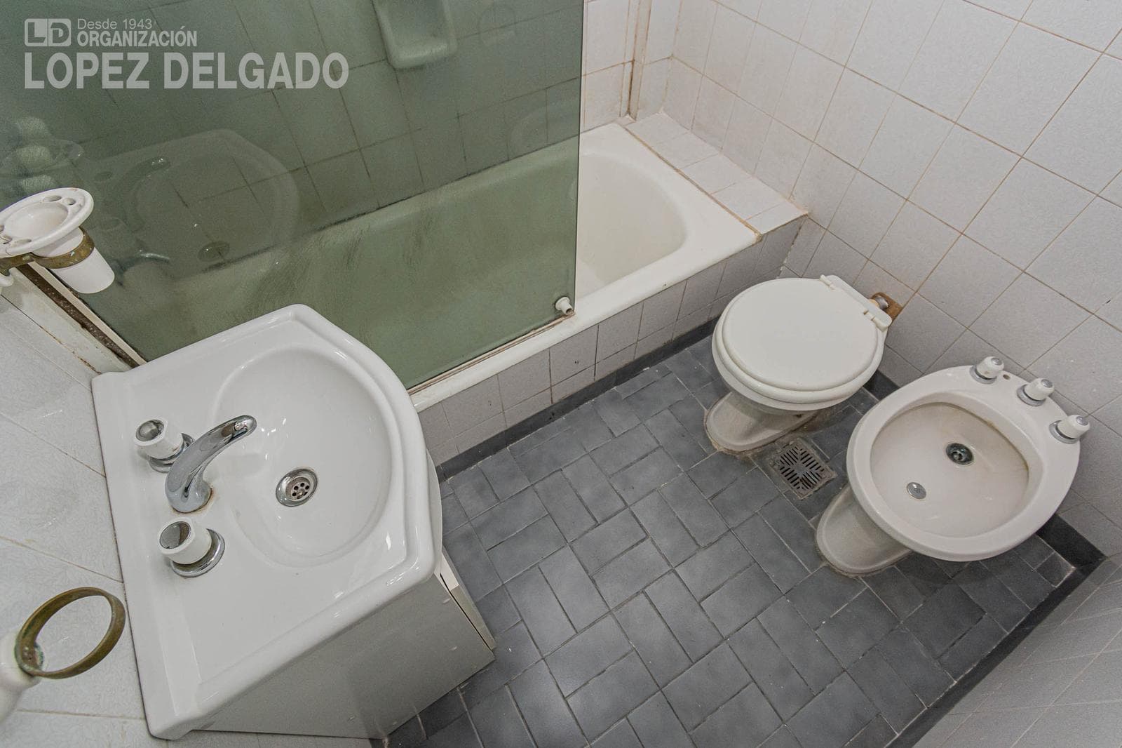 2-room apartment near the shopping center in Villa del Parque. QUALIFIES FOR A LOAN.