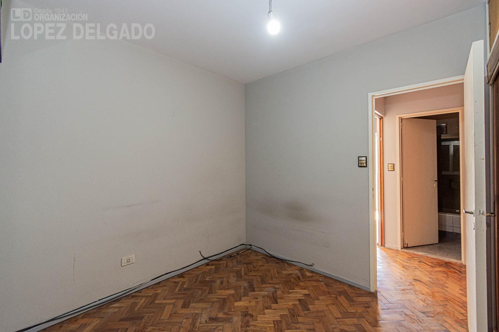2-room apartment near the shopping center in Villa del Parque. QUALIFIES FOR A LOAN.