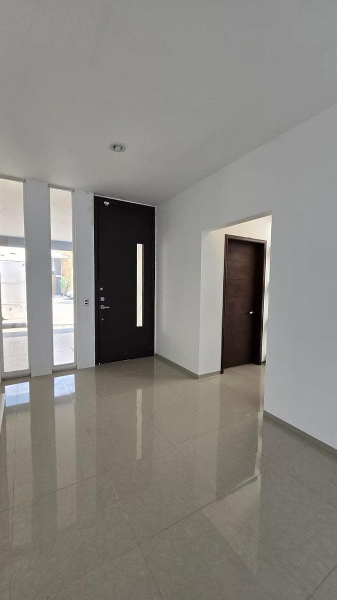 Casa con 4 Recámaras con Baño y Terraza con Roof en Punta del Este
