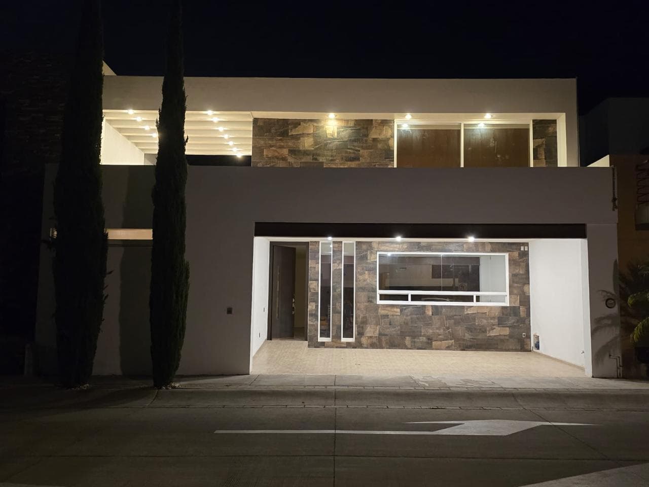 Casa con 4 Recámaras con Baño y Terraza con Roof en Punta del Este