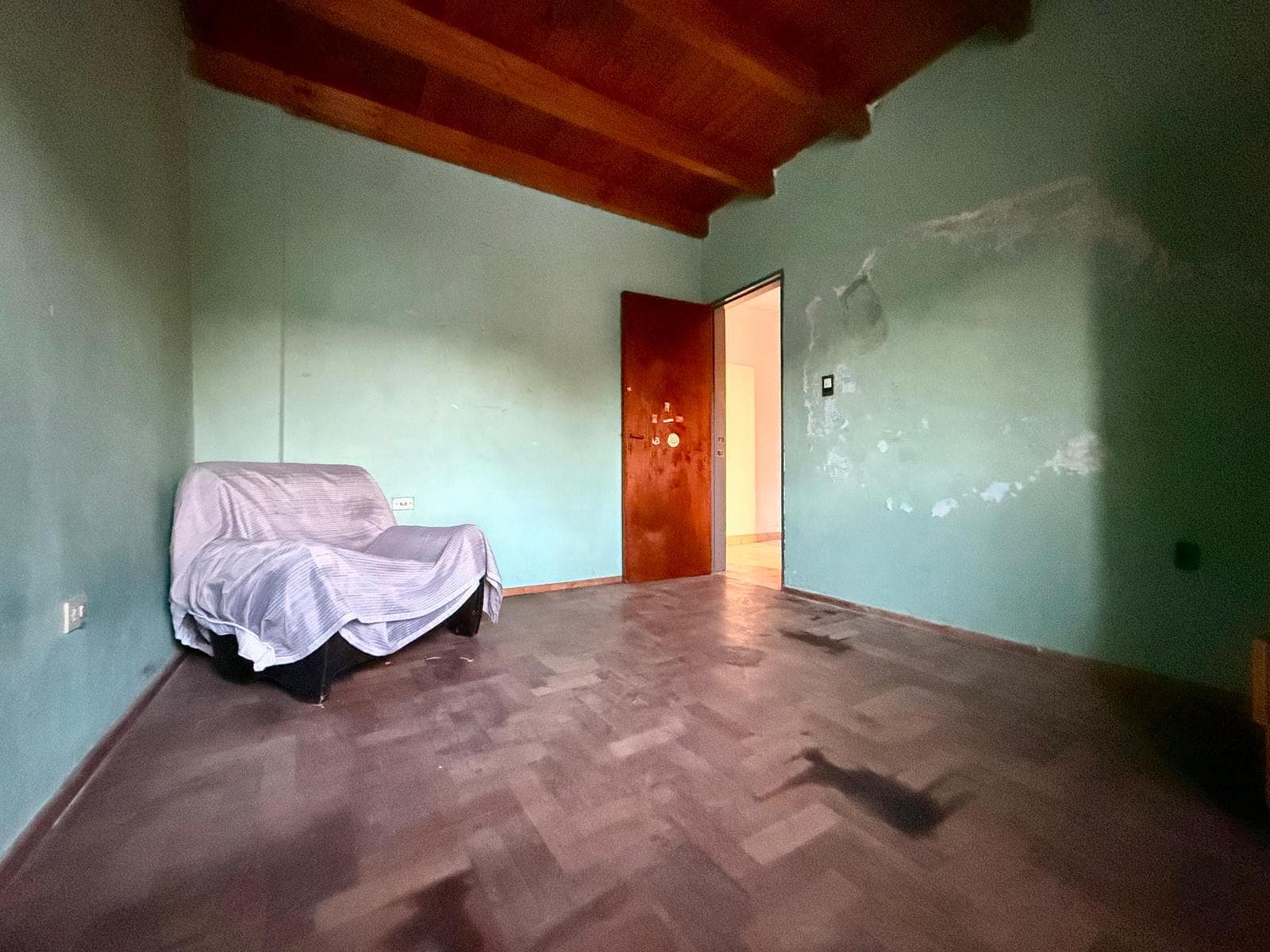 PH-STYLE HOUSE FOR SALE: 4 ROOMS, NO MAINTENANCE FEES, WITH A TERRACED BALCONY IN SAN ANDRES