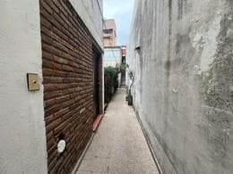 PH-STYLE HOUSE FOR SALE: 4 ROOMS, NO MAINTENANCE FEES, WITH A TERRACED BALCONY IN SAN ANDRES