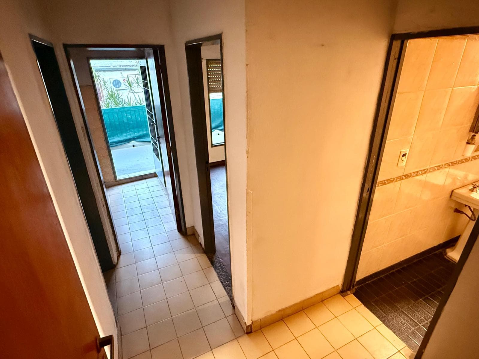 PH-STYLE HOUSE FOR SALE: 4 ROOMS, NO MAINTENANCE FEES, WITH A TERRACED BALCONY IN SAN ANDRES