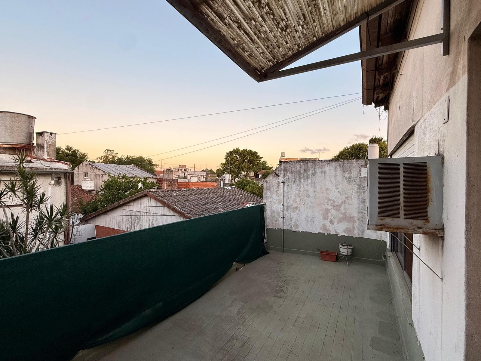 PH-STYLE HOUSE FOR SALE: 4 ROOMS, NO MAINTENANCE FEES, WITH A TERRACED BALCONY IN SAN ANDRES