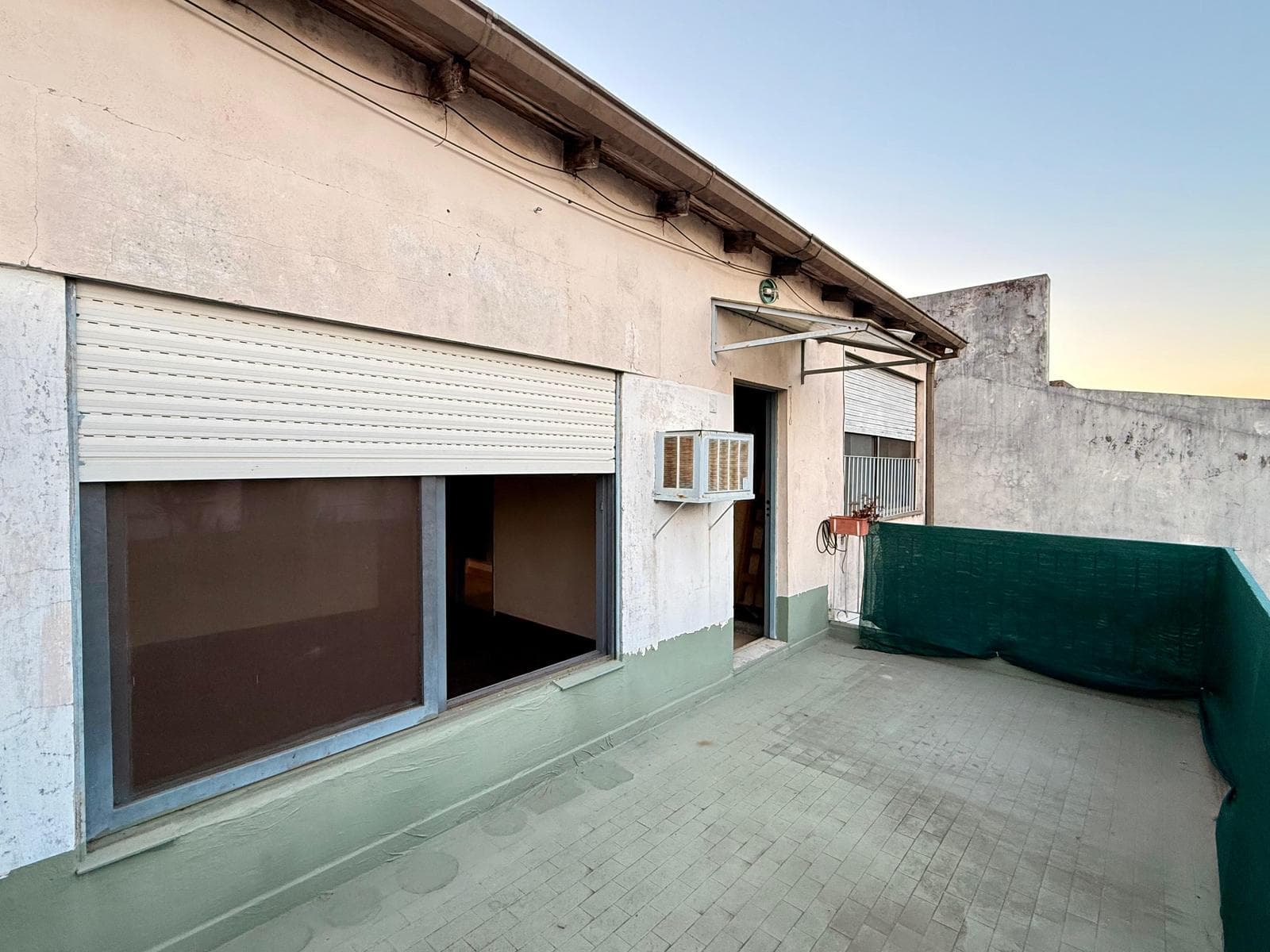 PH-STYLE HOUSE FOR SALE: 4 ROOMS, NO MAINTENANCE FEES, WITH A TERRACED BALCONY IN SAN ANDRES