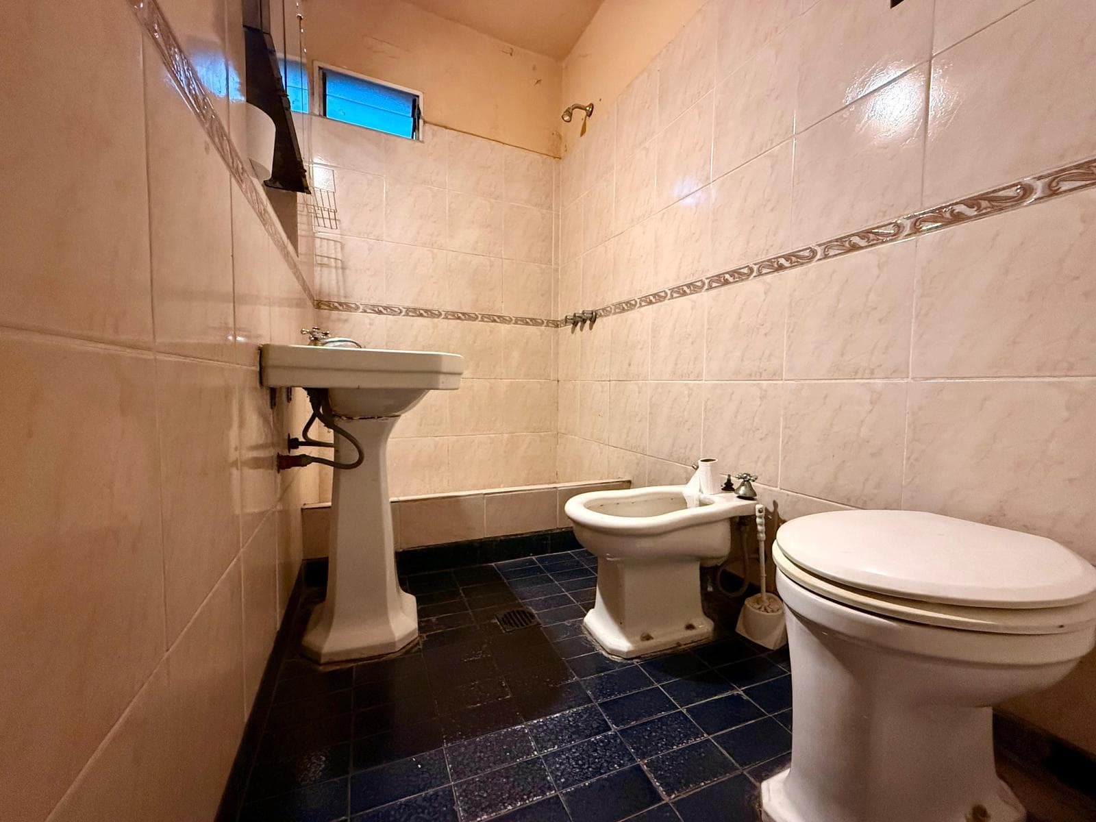 PH-STYLE HOUSE FOR SALE: 4 ROOMS, NO MAINTENANCE FEES, WITH A TERRACED BALCONY IN SAN ANDRES