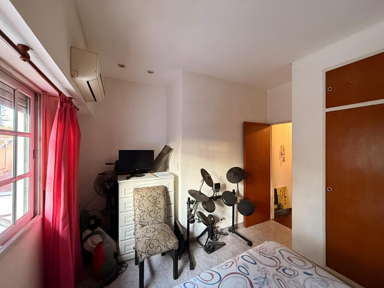 3-ROOM DUPLEX FOR SALE WITH PATIO AND GARAGE IN CIUDADELA