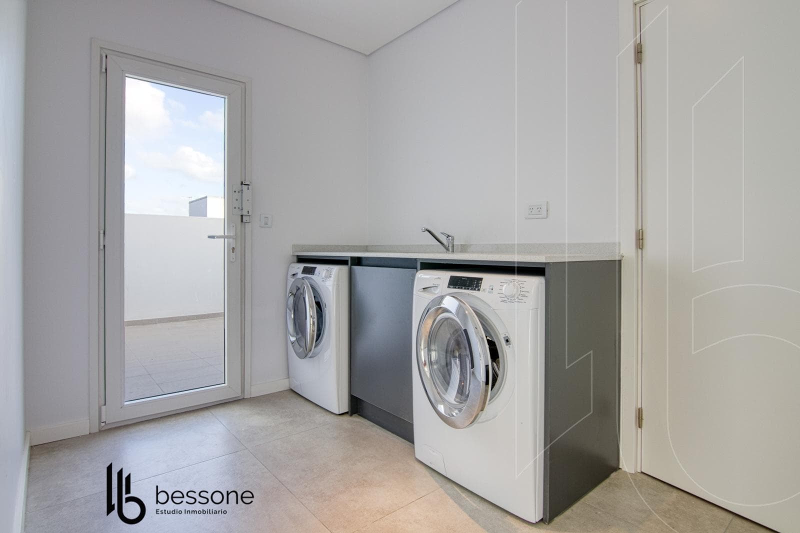 Apartment in Chauvin