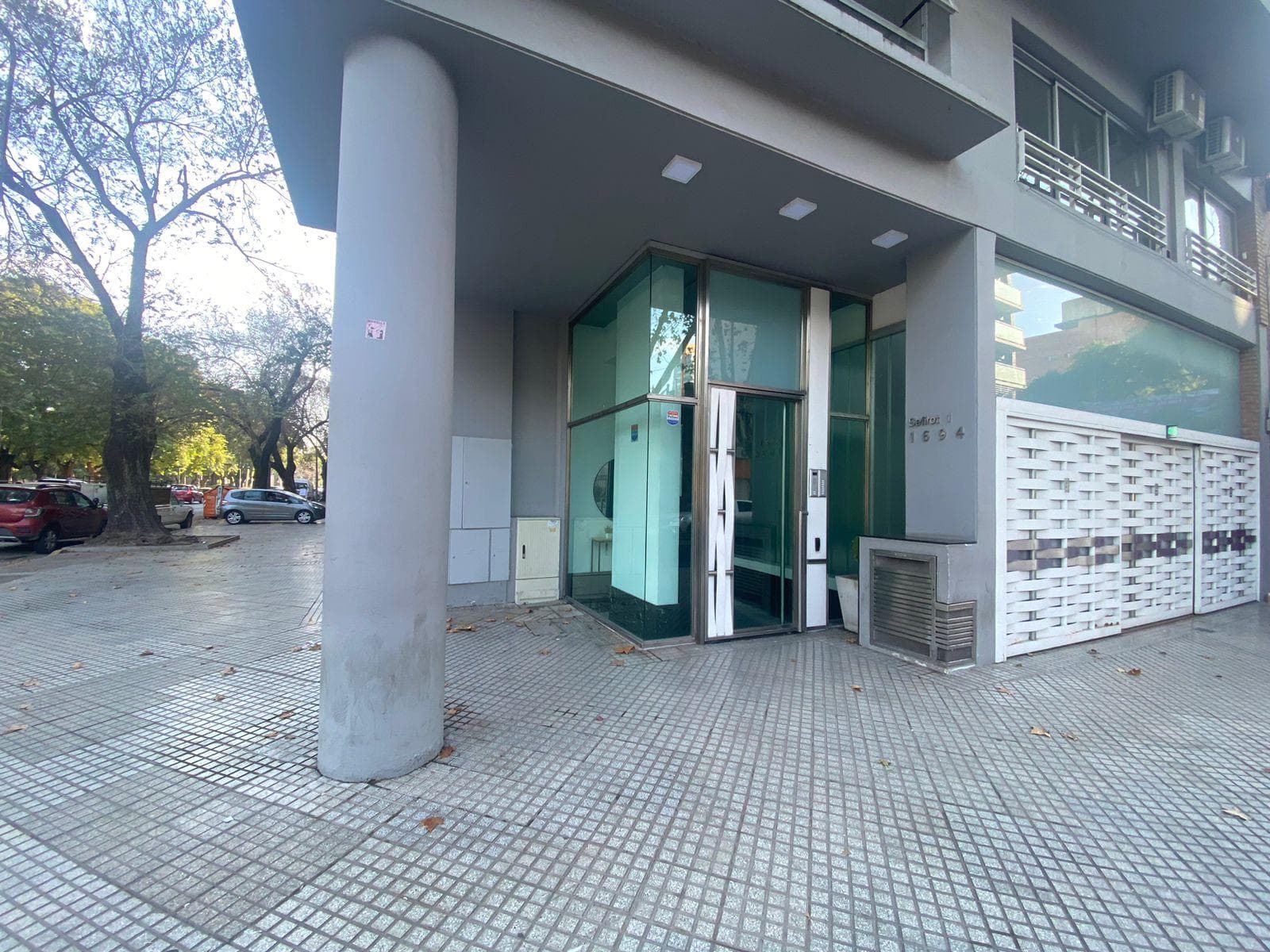 SHORT-TERM RENTAL - 1-Bedroom Apartment with a View of the Park on Av. Pellegrini