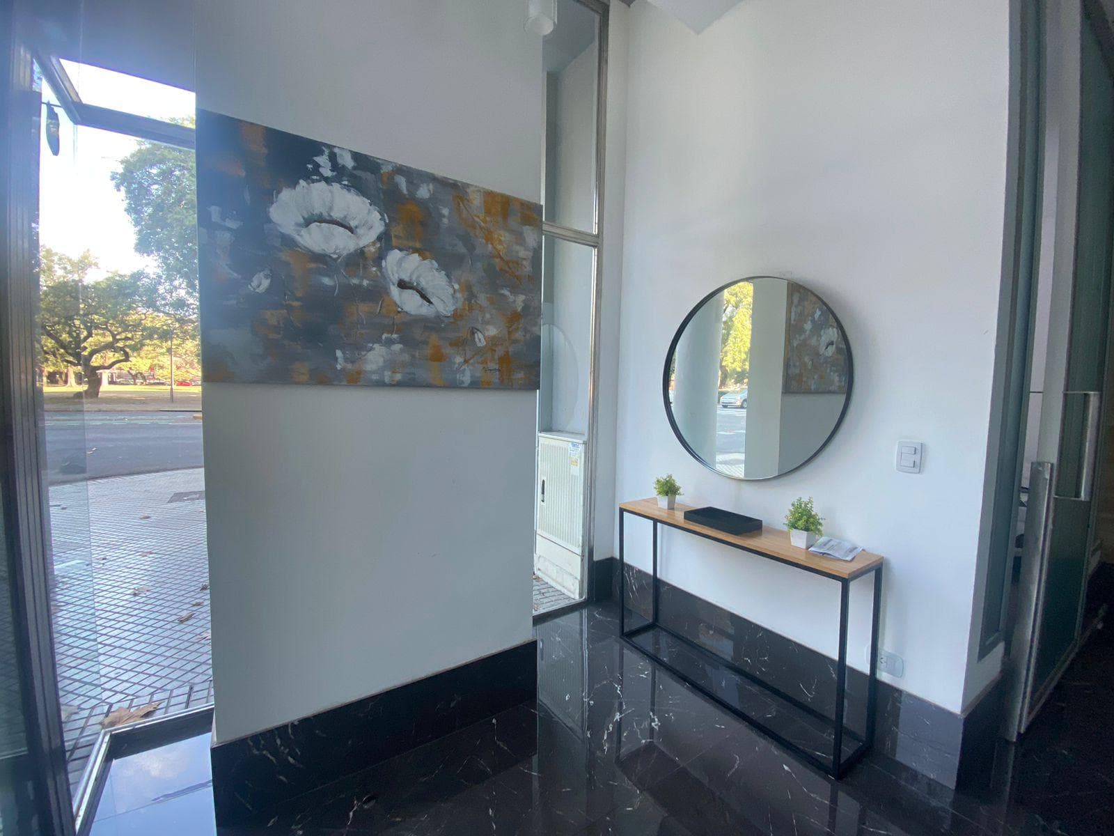 SHORT-TERM RENTAL - 1-Bedroom Apartment with a View of the Park on Av. Pellegrini