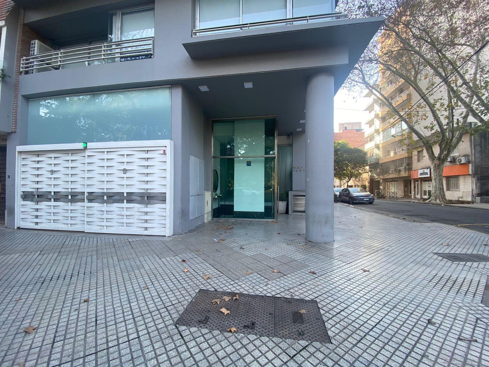 SHORT-TERM RENTAL - 1-Bedroom Apartment with a View of the Park on Av. Pellegrini