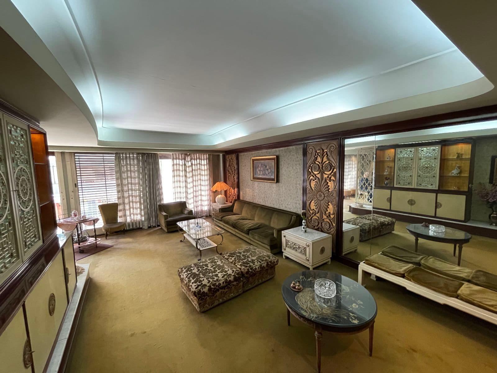 6-Room Apartment for Sale in Recoleta with Maid's Quarters and Garage