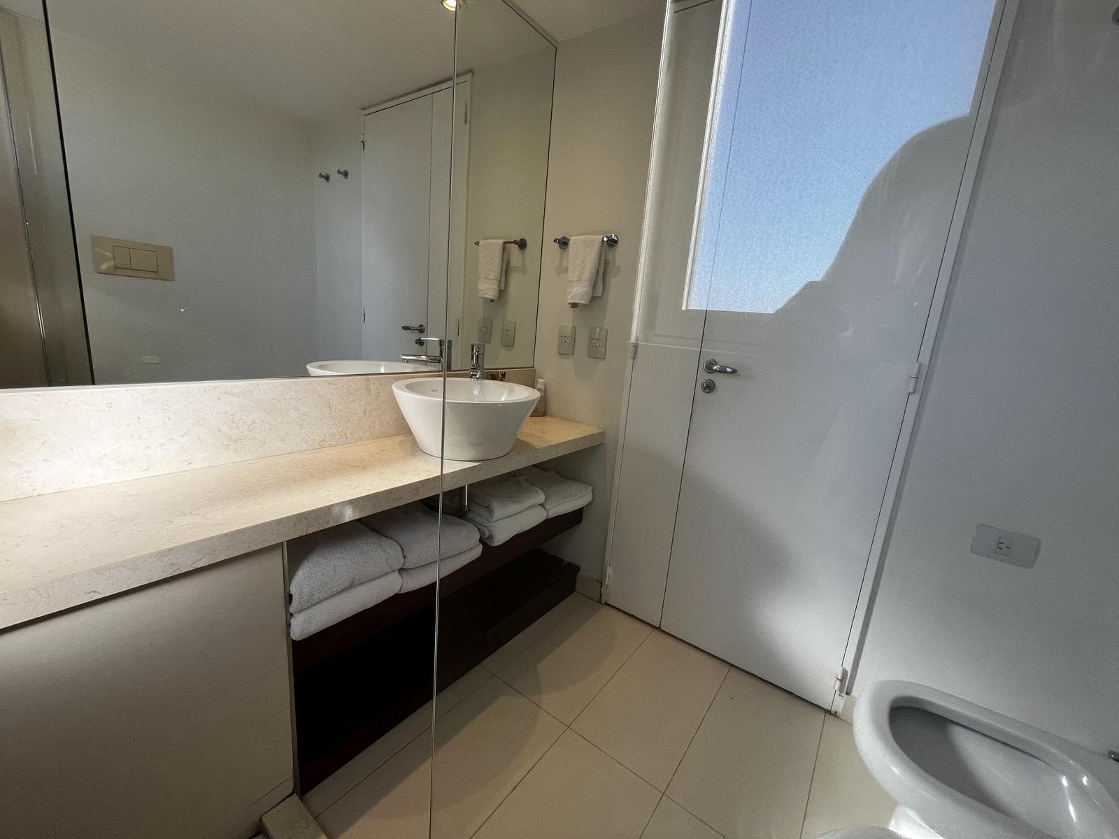 Studio apartment for rent in Quartier Madero with a parking space!!! Amenities!!