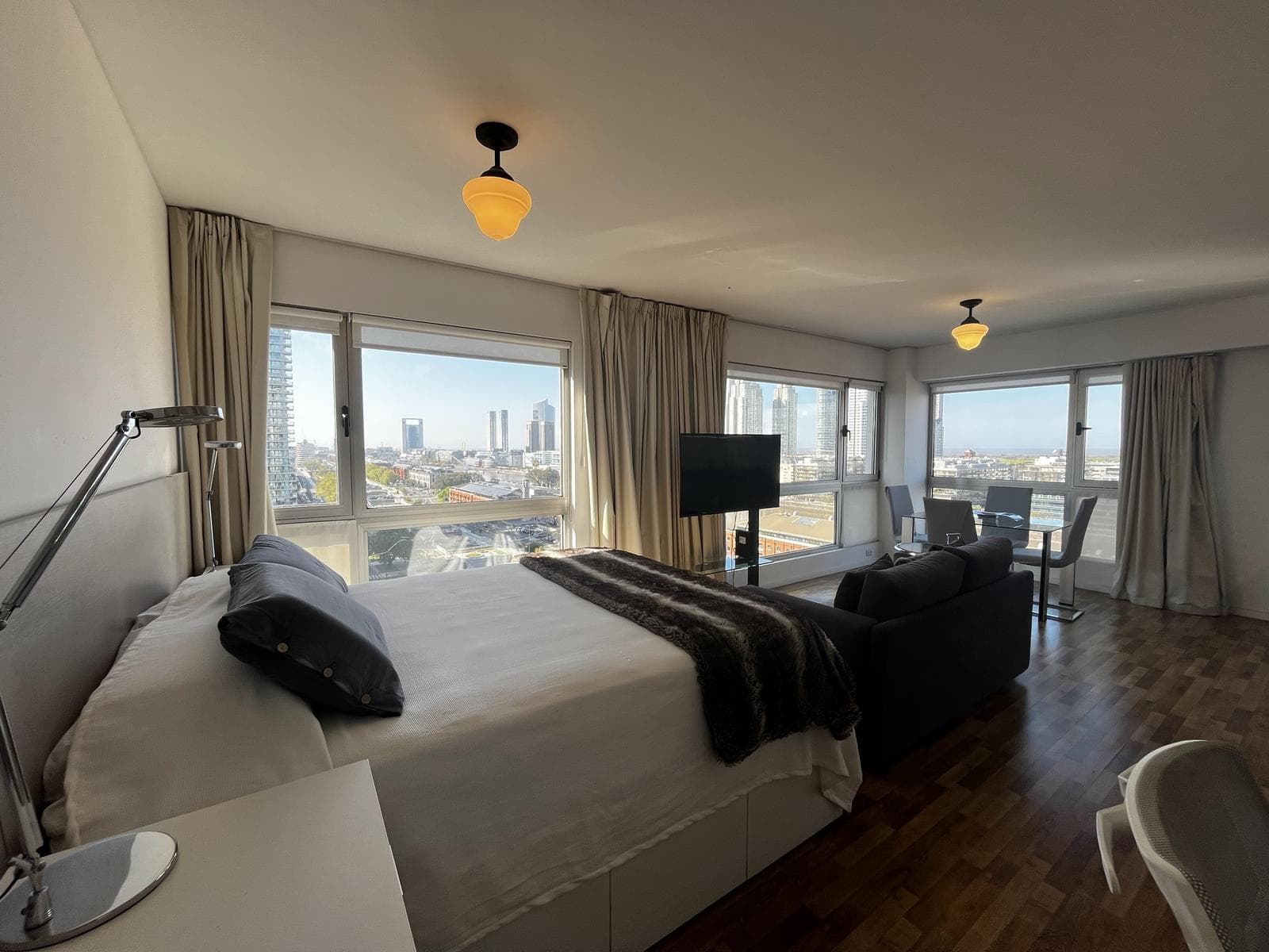 Studio apartment for rent in Quartier Madero with a parking space!!! Amenities!!