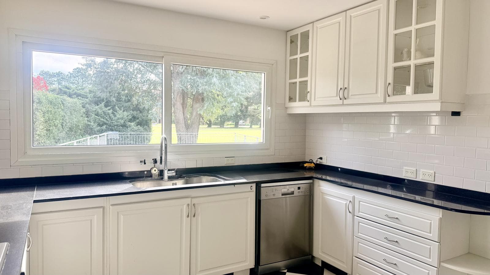 CANNING FOR SALE: House in North Saint Thomas, 5 ROOMS