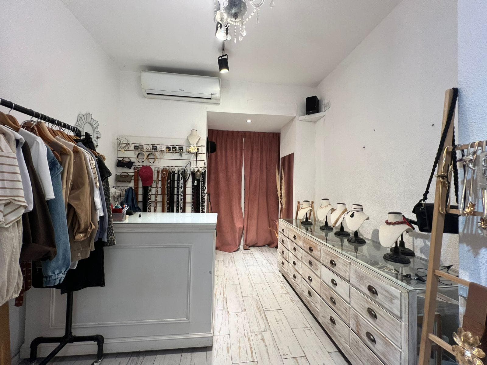 FOR SALE - 35 m² retail space - Downtown, Rosario.