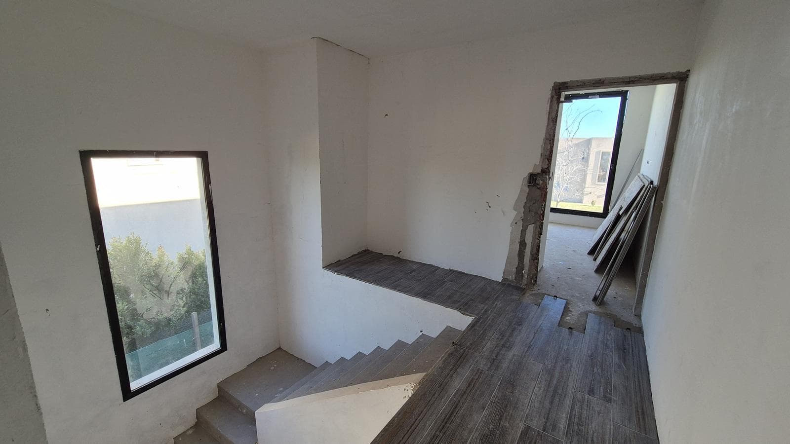 Brand-new 5-bedroom house in El Canton Golf