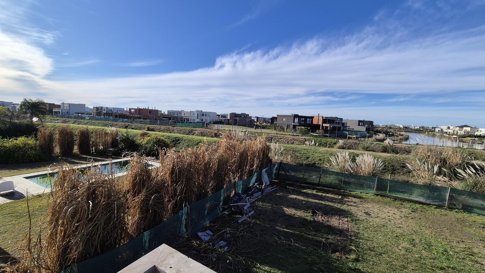 Brand-new 5-bedroom house in El Canton Golf