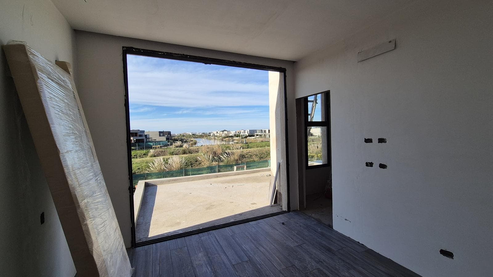 Brand-new 5-bedroom house in El Canton Golf