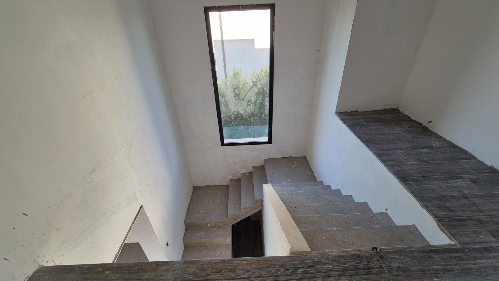 Brand-new 5-bedroom house in El Canton Golf