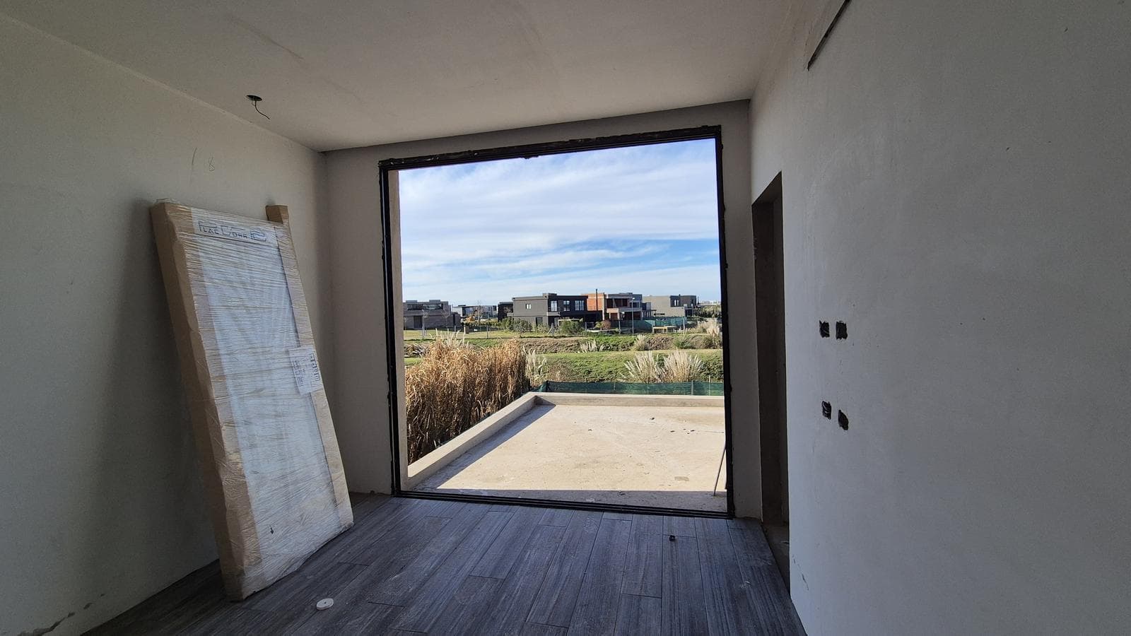 Brand-new 5-bedroom house in El Canton Golf