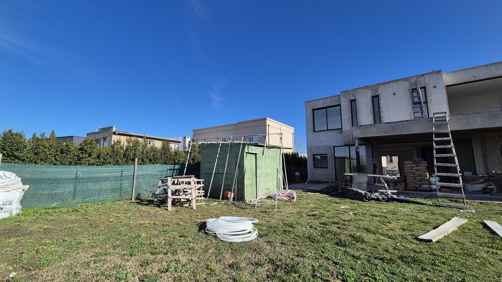Brand-new 5-bedroom house in El Canton Golf