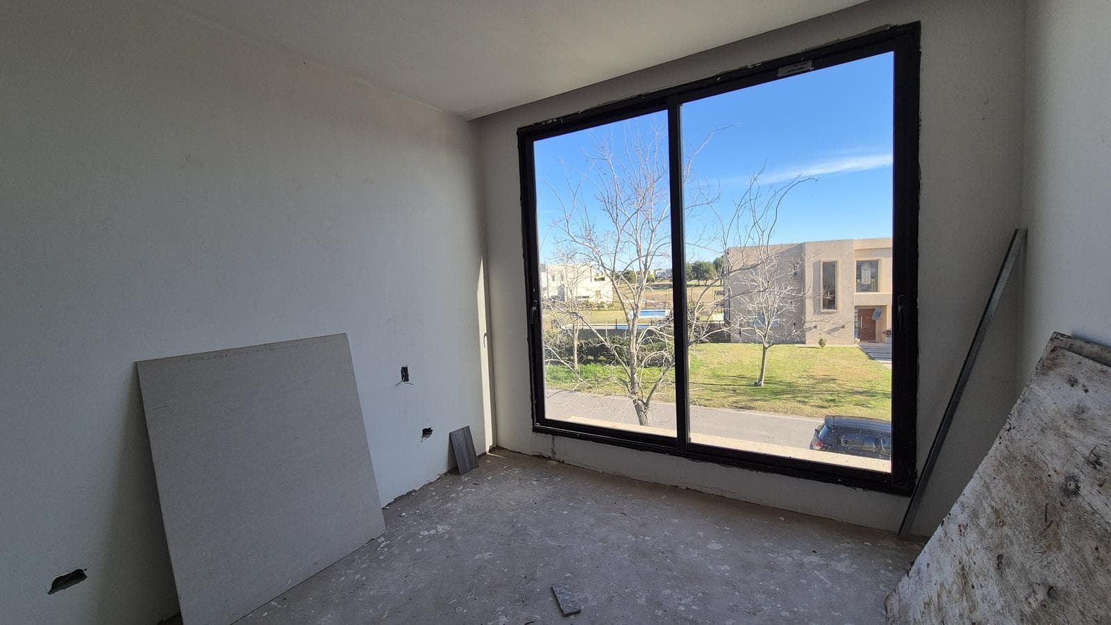 Brand-new 5-bedroom house in El Canton Golf