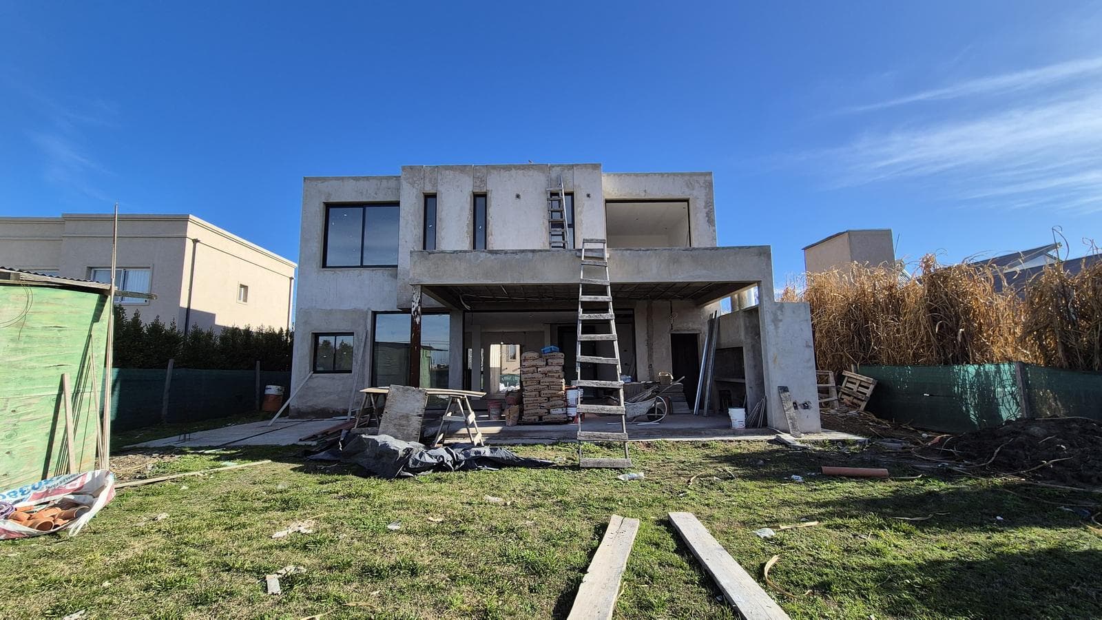 Brand-new 5-bedroom house in El Canton Golf