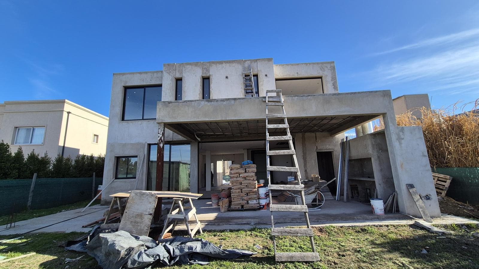 Brand-new 5-bedroom house in El Canton Golf