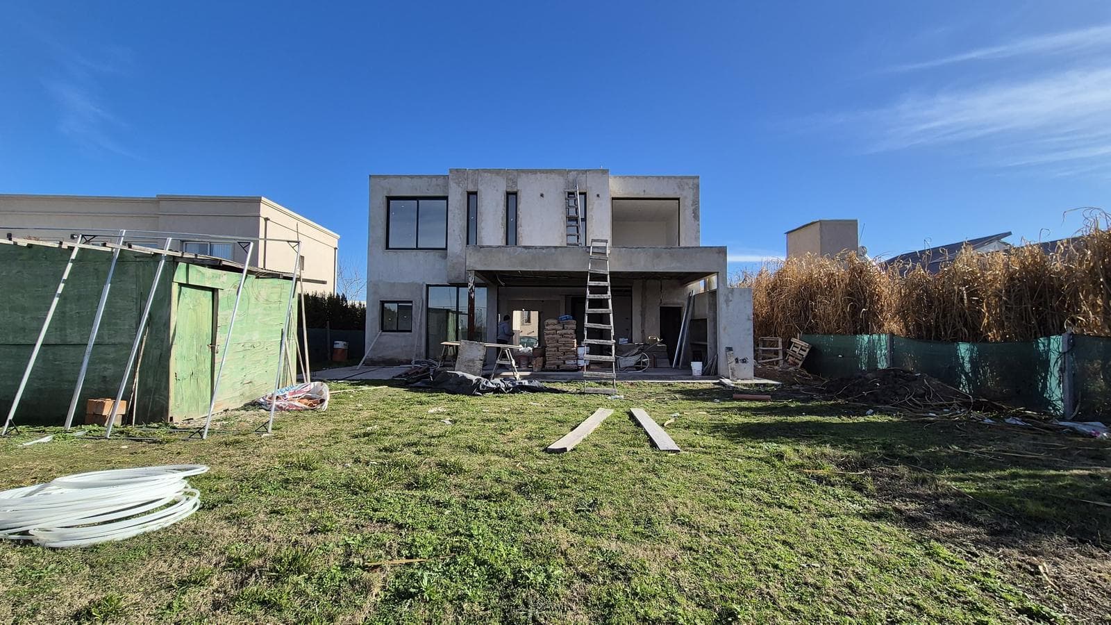 Brand-new 5-bedroom house in El Canton Golf