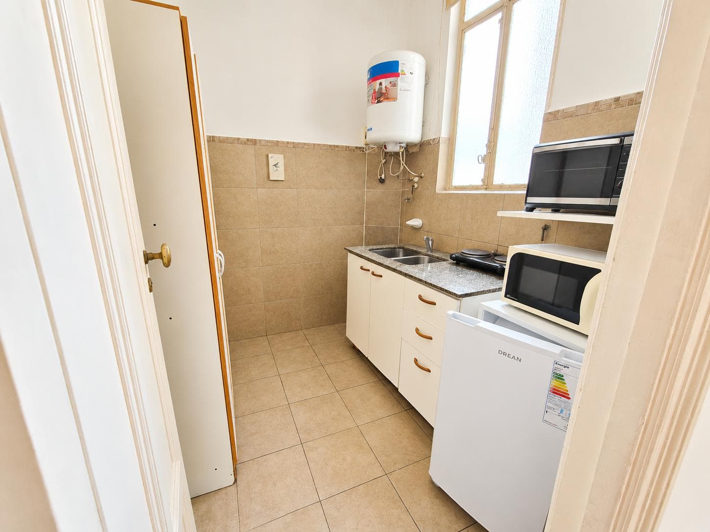 FOR SALE WITH RENTAL INCOME: Furnished 2-room apartment—IDEAL FOR INVESTORS!
