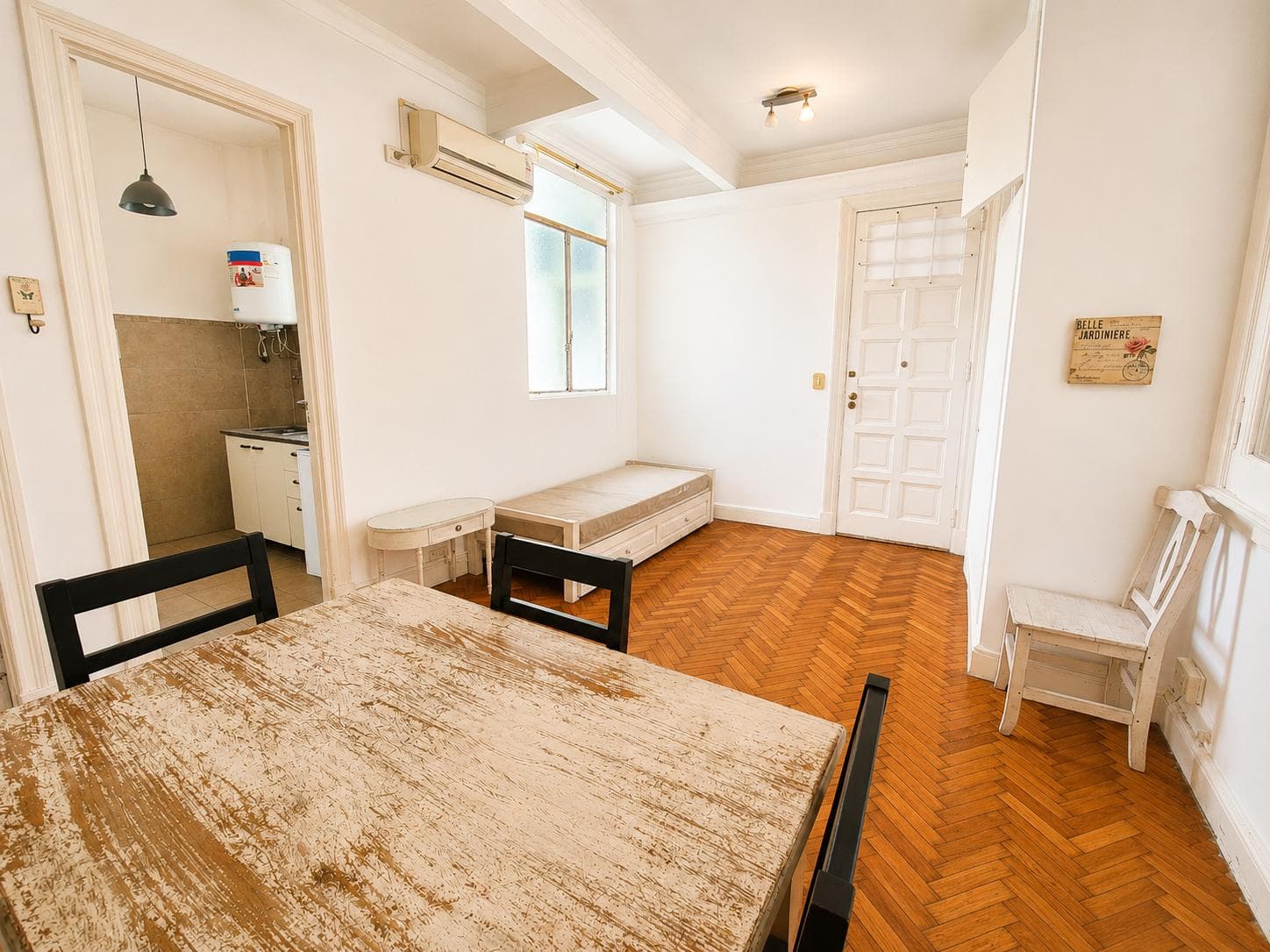 FOR SALE WITH RENTAL INCOME: Furnished 2-room apartment—IDEAL FOR INVESTORS!