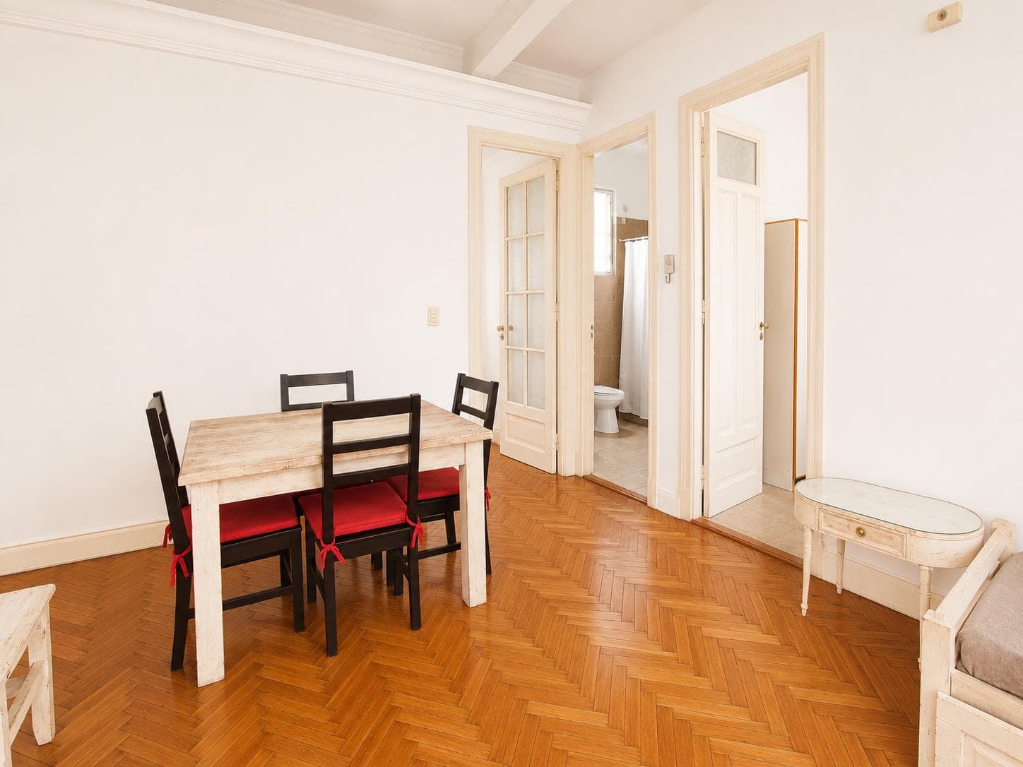 FOR SALE WITH RENTAL INCOME: Furnished 2-room apartment—IDEAL FOR INVESTORS!