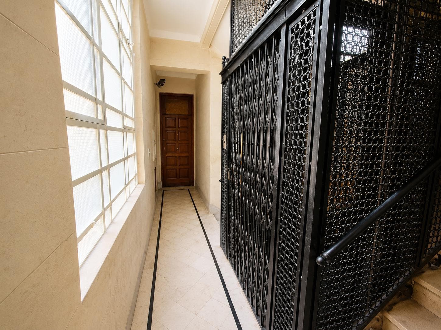 FOR SALE WITH RENTAL INCOME: Furnished 2-room apartment—IDEAL FOR INVESTORS!