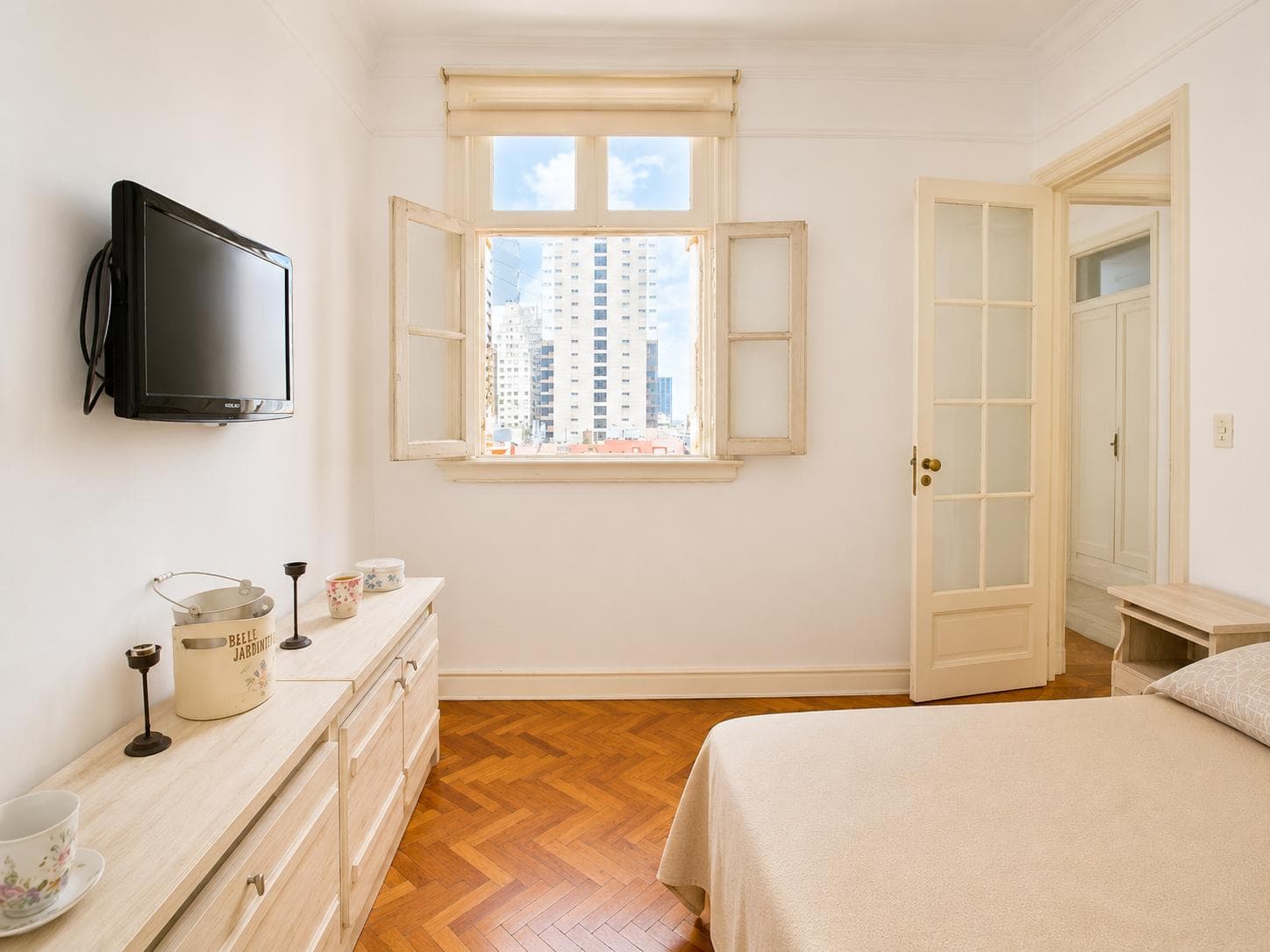FOR SALE WITH RENTAL INCOME: Furnished 2-room apartment—IDEAL FOR INVESTORS!