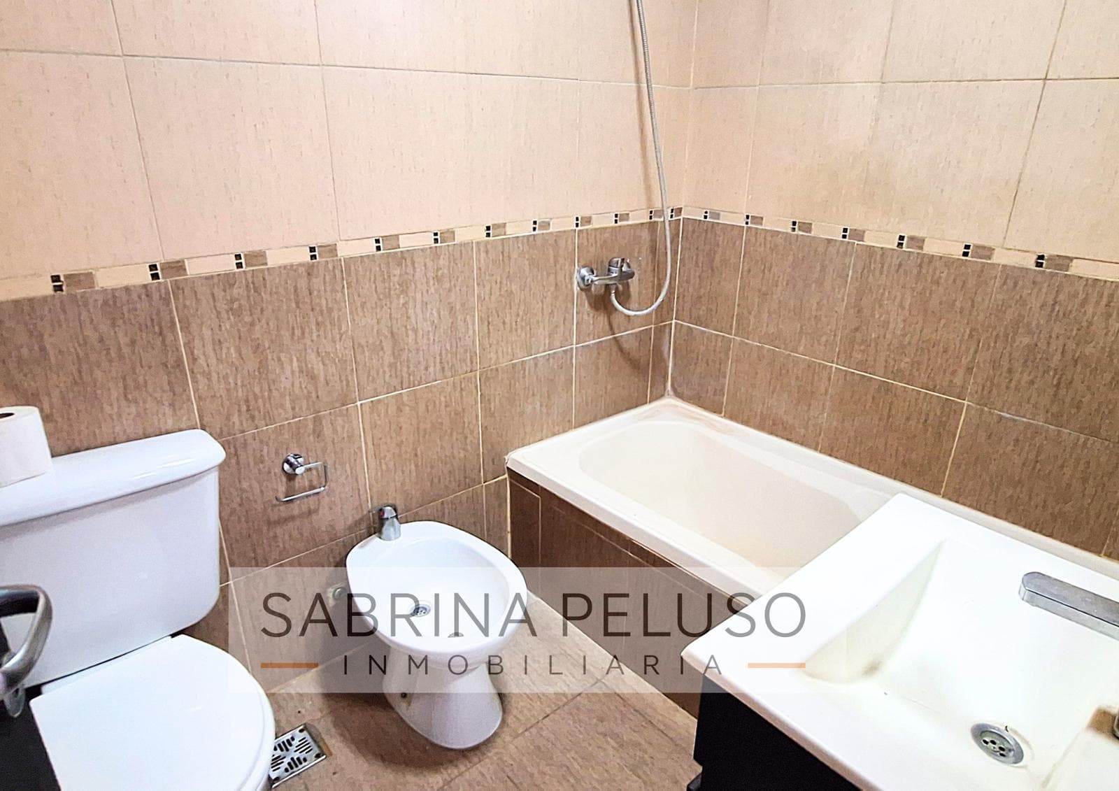 Apartments and Lots for Sale in Moreno