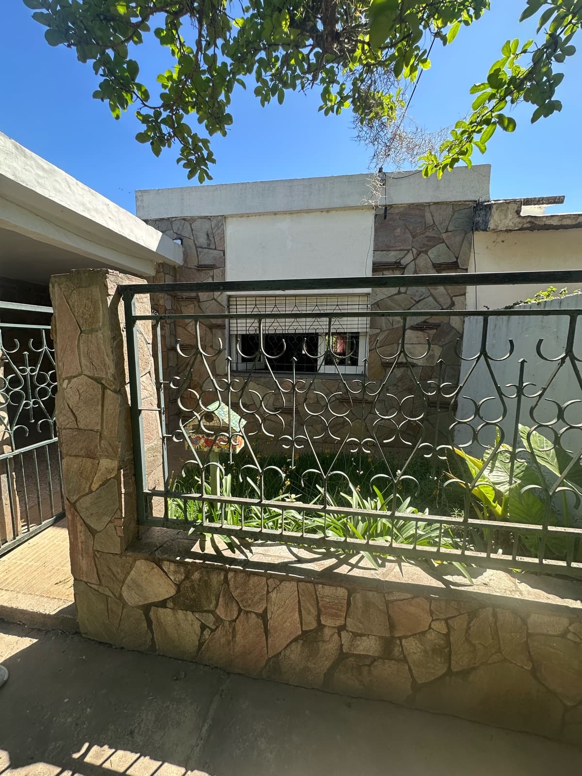 House in Roldan