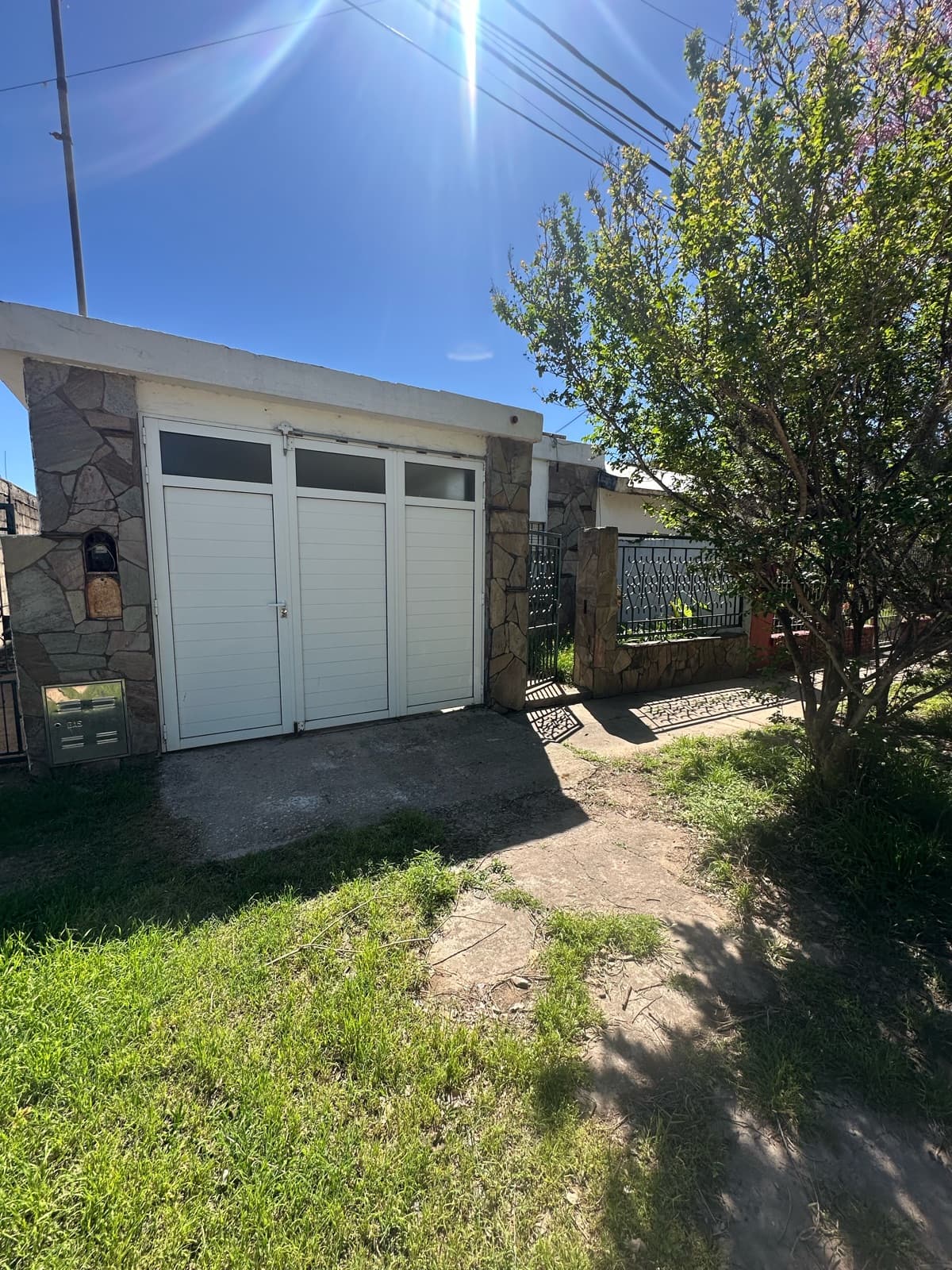 House in Roldan