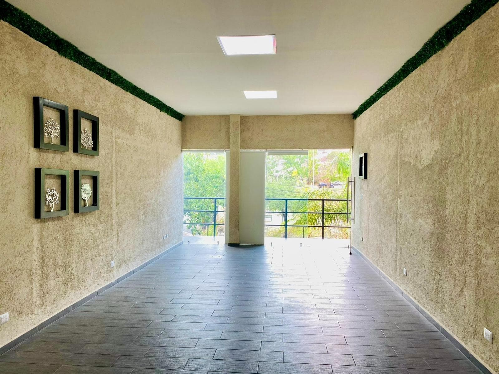 RETAIL SPACE/OFFICE FOR RENT IN VISTA HERMOSA WITH UTILITIES INCLUDED