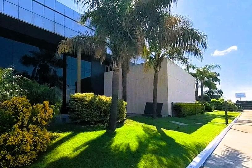 CORPORATE OFFICE ON PANAMERICANA AND HENRY FORD—FOR RENT
